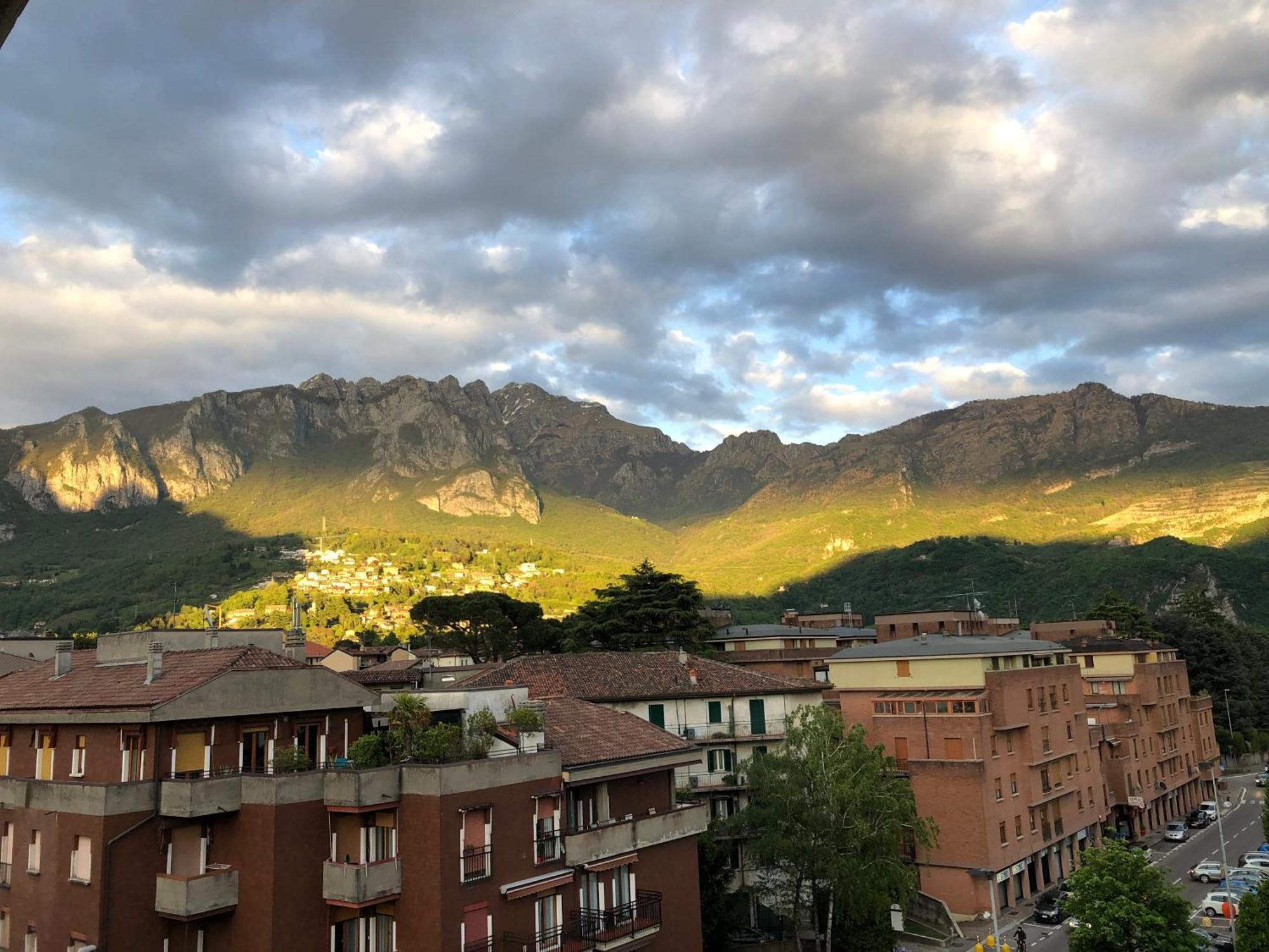 Bright Penthouse Close To Center With Terrace And Lake View Lecco Exteriör bild